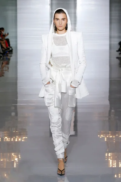 Look 8